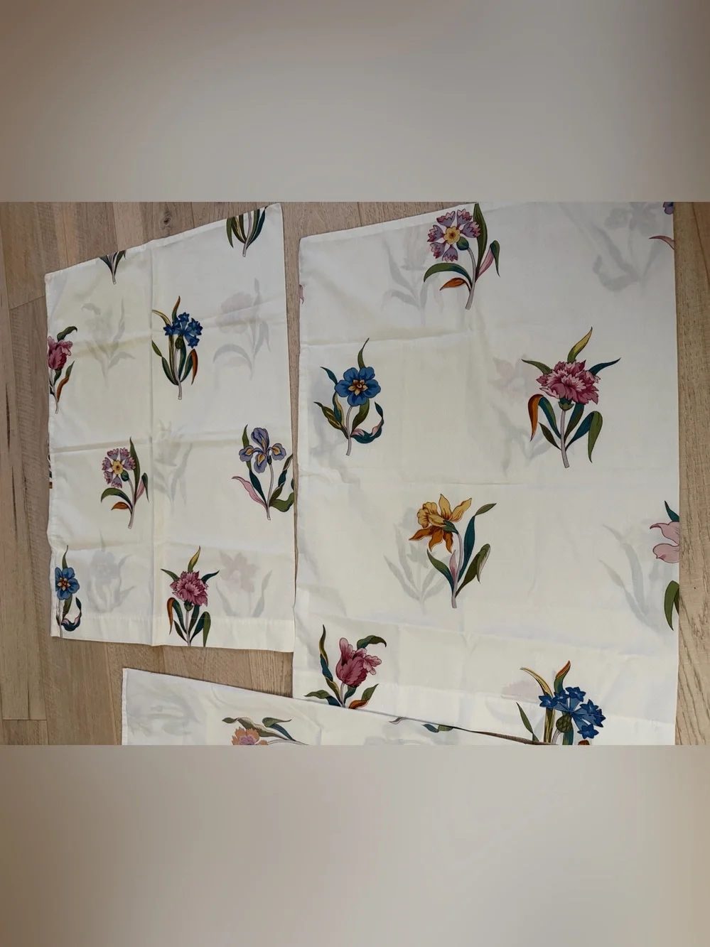 Matex 90’s Vintage floral White Bedspread w/ pillowcases